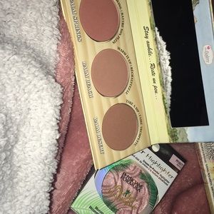 ⭐️ Blush, bronzer, highlights, contour brush ⭐️